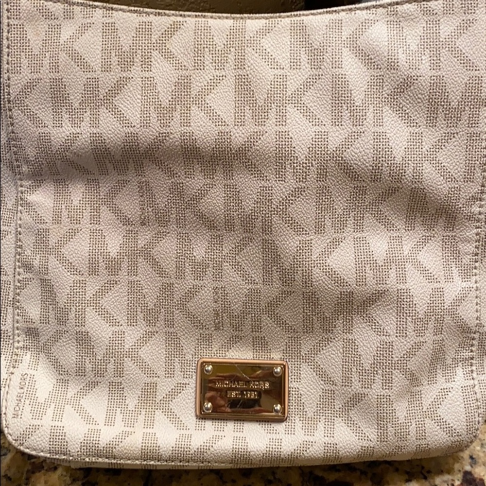 Michael Kors 2 piece matching purse with wallet